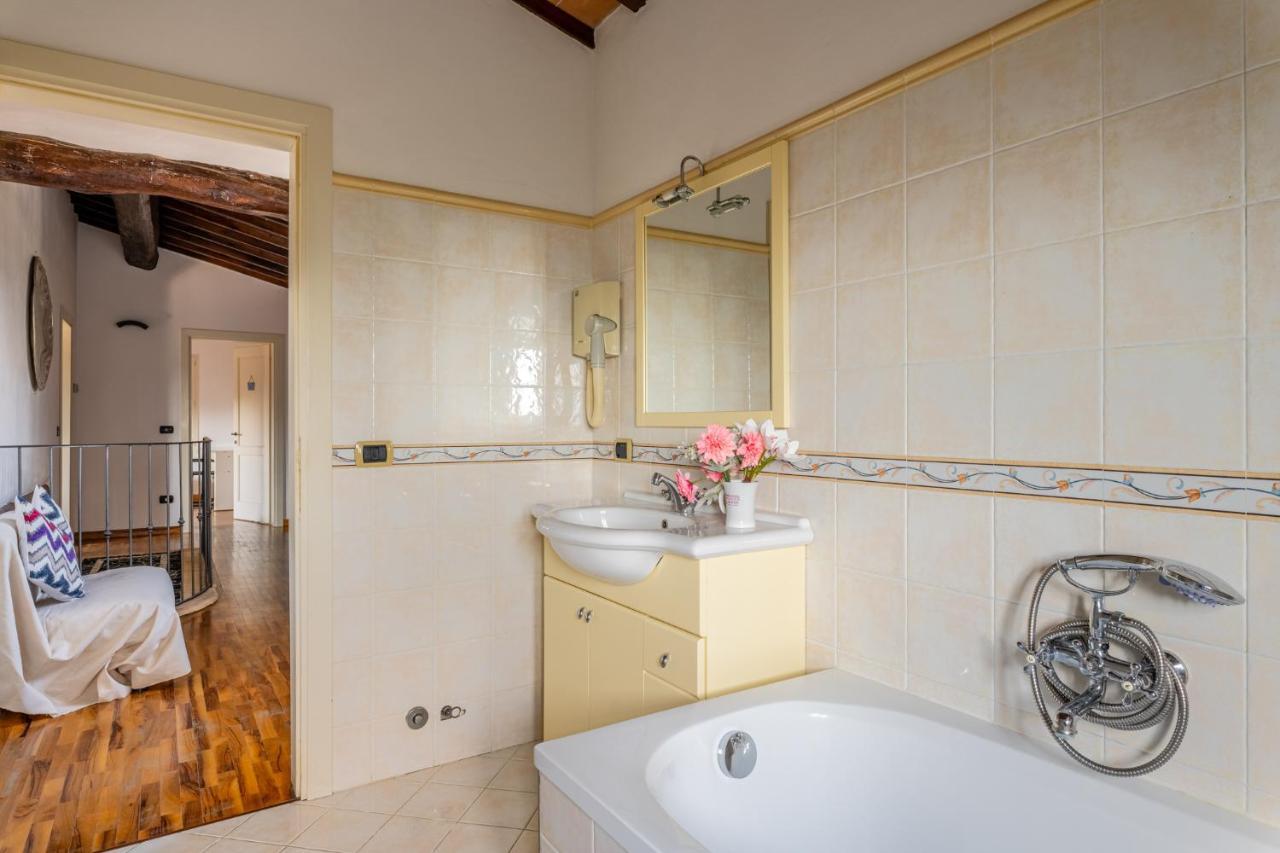 Casa Vecchia Rooms And Parking Gambassi Terme Extérieur photo